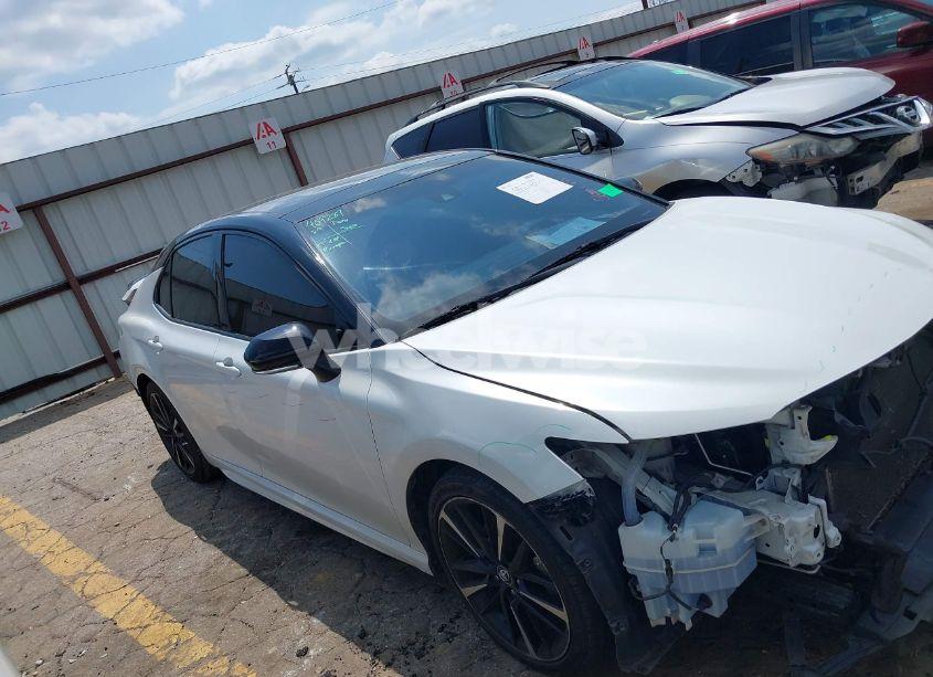 Photo 13 of 2018 Toyota Camry XSE (VIN 4T1B61HK1JU157321)