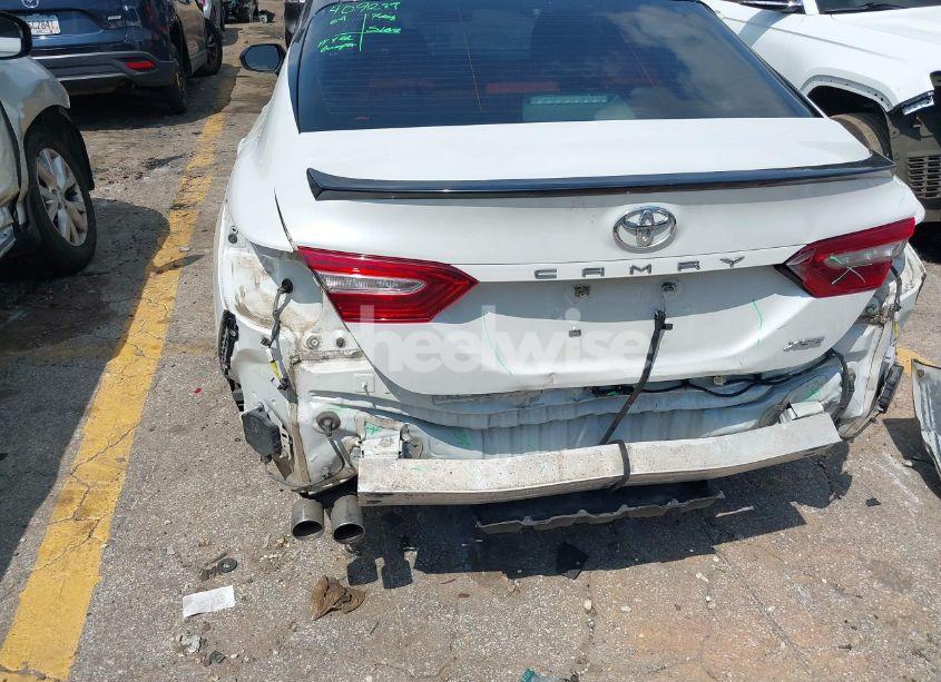 Photo 6 of 2018 Toyota Camry XSE (VIN 4T1B61HK1JU157321)