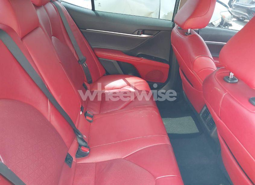 Photo 8 of 2018 Toyota Camry XSE (VIN 4T1B61HK1JU157321)