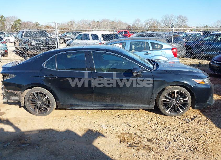 Photo 14 of 2018 Toyota Camry XSE (VIN 4T1B61HK1JU511404)