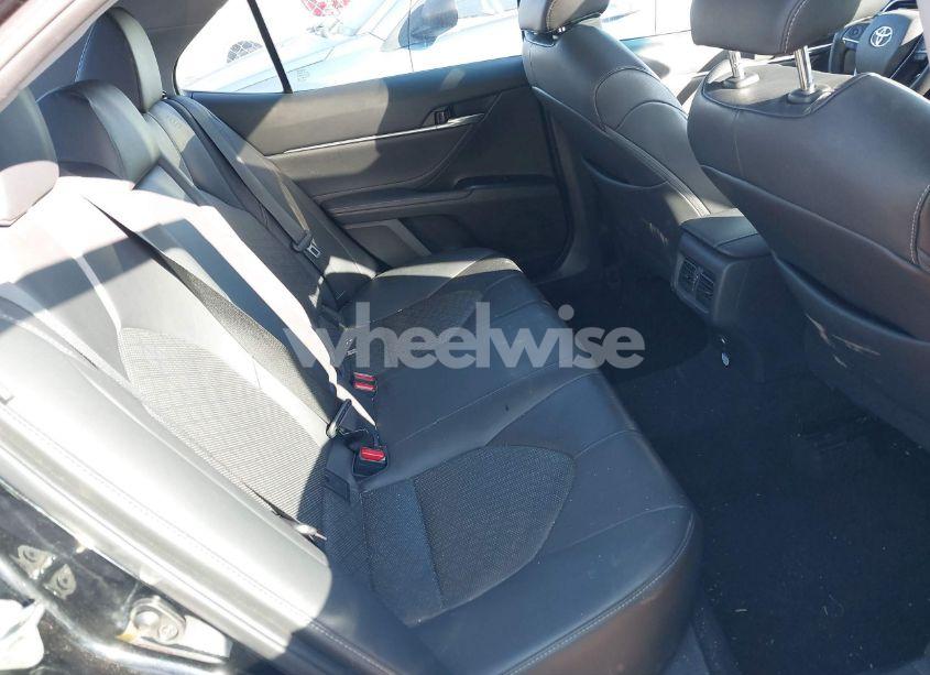 Photo 8 of 2018 Toyota Camry XSE (VIN 4T1B61HK1JU511404)