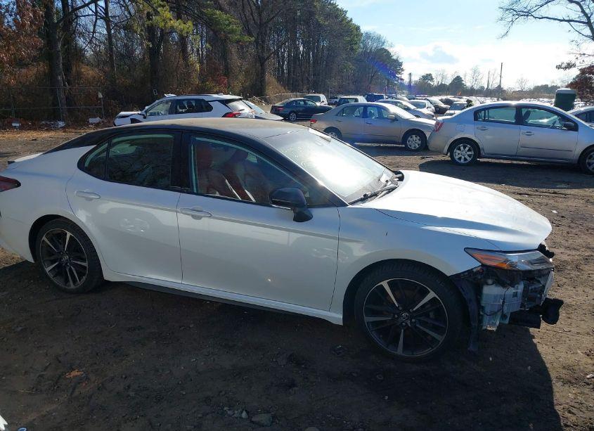 Photo 13 of 2019 Toyota Camry XSE (VIN 4T1B61HK1KU161516)