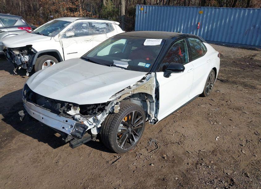 Photo 2 of 2019 Toyota Camry XSE (VIN 4T1B61HK1KU161516)