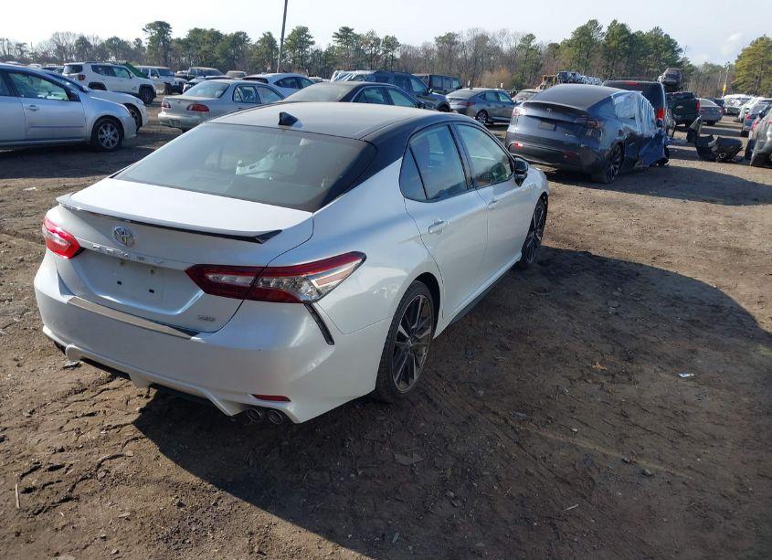 Photo 4 of 2019 Toyota Camry XSE (VIN 4T1B61HK1KU161516)