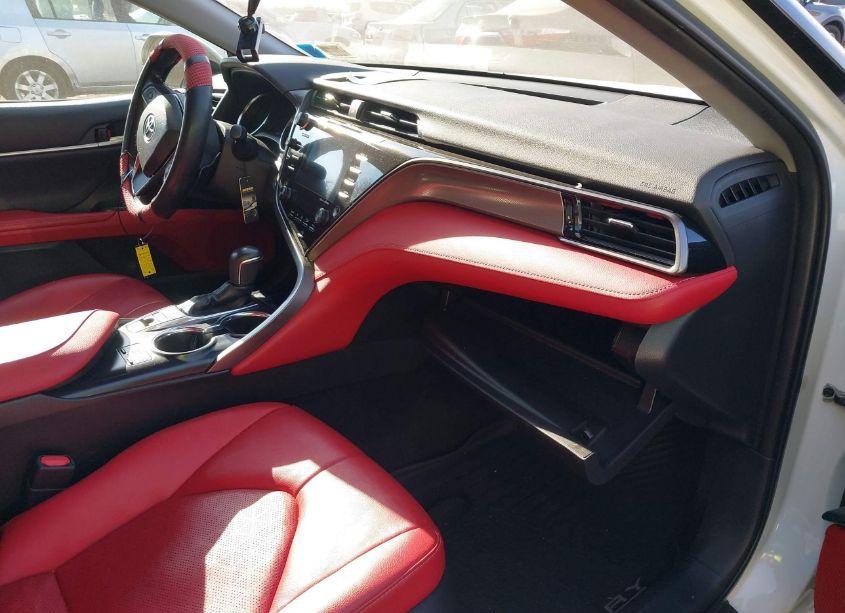 Photo 5 of 2019 Toyota Camry XSE (VIN 4T1B61HK1KU161516)