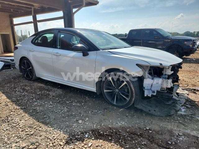 Photo 3 of 2019 TOYOTA CAMRY XSE (VIN 4T1B61HK1KU228647)