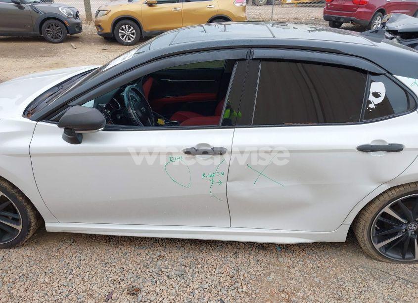 Photo 14 of 2019 Toyota Camry XSE (VIN 4T1B61HK1KU235808)