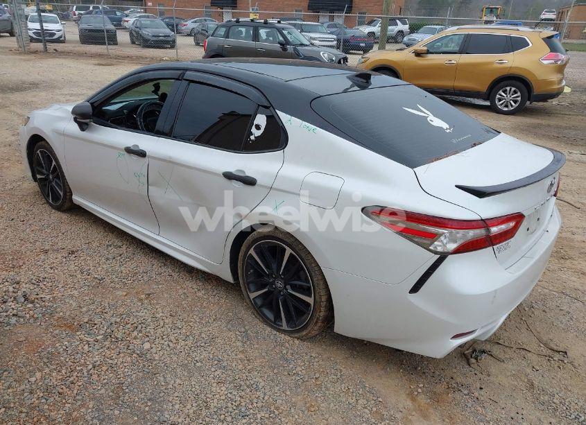 Photo 3 of 2019 Toyota Camry XSE (VIN 4T1B61HK1KU235808)