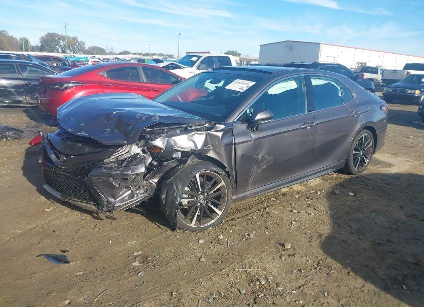 Photo 2 of 2019 Toyota Camry XSE (VIN 4T1B61HK1KU265441)