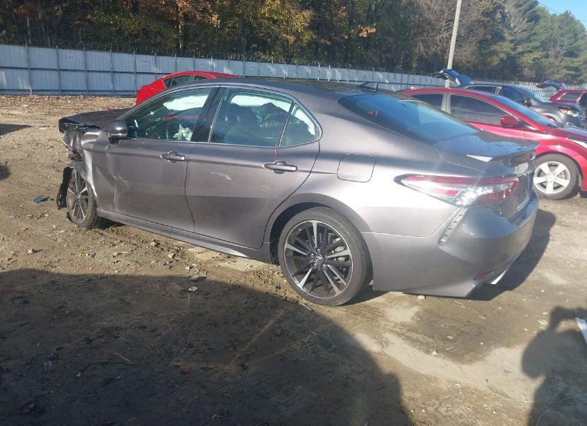 Photo 3 of 2019 Toyota Camry XSE (VIN 4T1B61HK1KU265441)