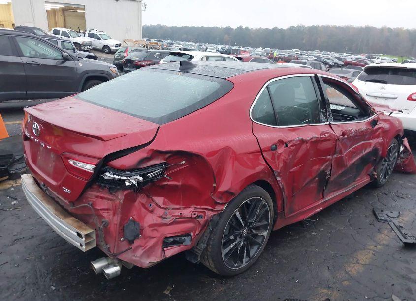 Photo 4 of 2019 Toyota Camry XSE (VIN 4T1B61HK1KU286905)