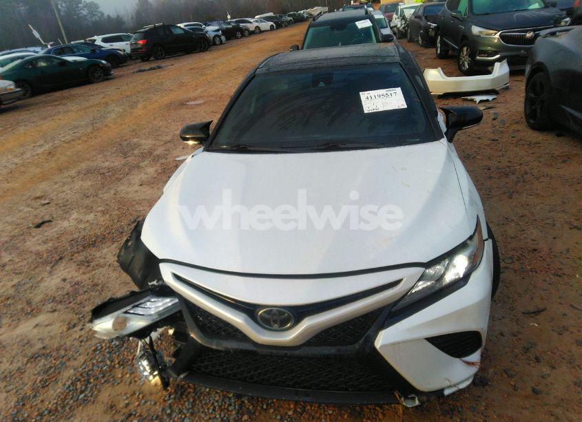 Photo 13 of 2019 Toyota Camry XSE (VIN 4T1B61HK1KU294163)