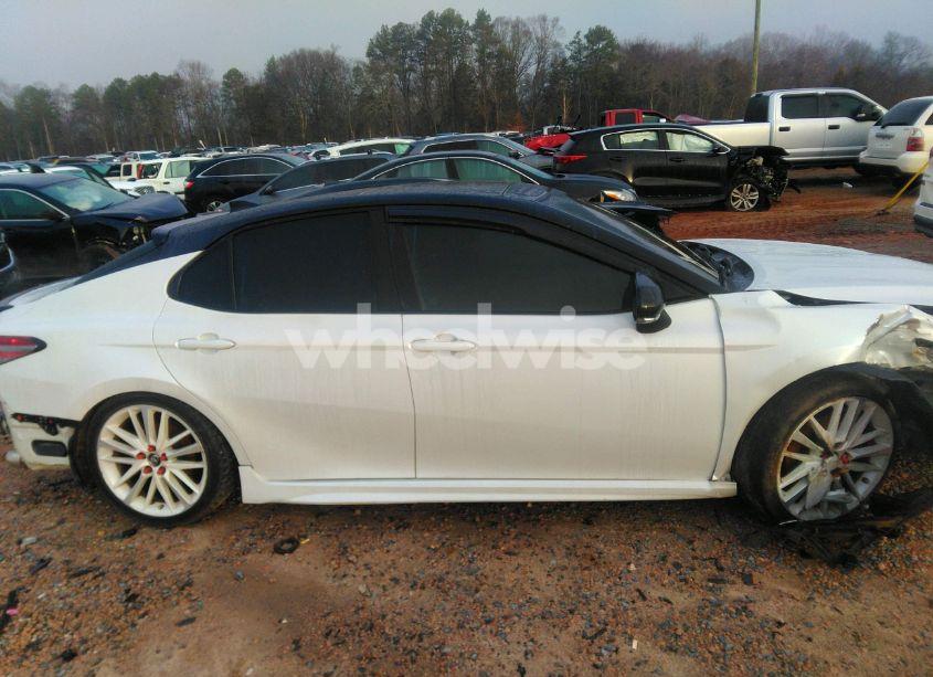 Photo 14 of 2019 Toyota Camry XSE (VIN 4T1B61HK1KU294163)