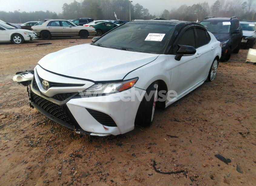 Photo 2 of 2019 Toyota Camry XSE (VIN 4T1B61HK1KU294163)