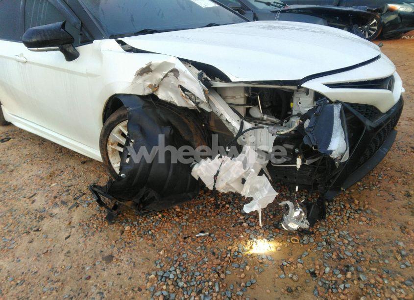 Photo 6 of 2019 Toyota Camry XSE (VIN 4T1B61HK1KU294163)