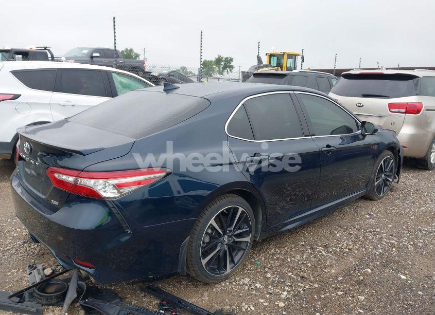 Photo 4 of 2019 Toyota Camry XSE (VIN 4T1B61HK1KU704038)