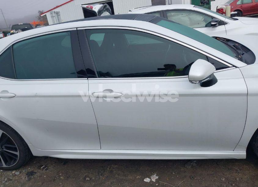 Photo 14 of 2019 Toyota Camry XSE (VIN 4T1B61HK1KU707876)