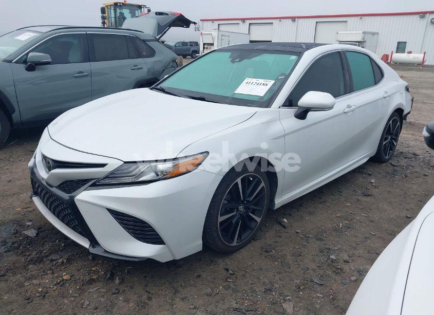Photo 2 of 2019 Toyota Camry XSE (VIN 4T1B61HK1KU707876)