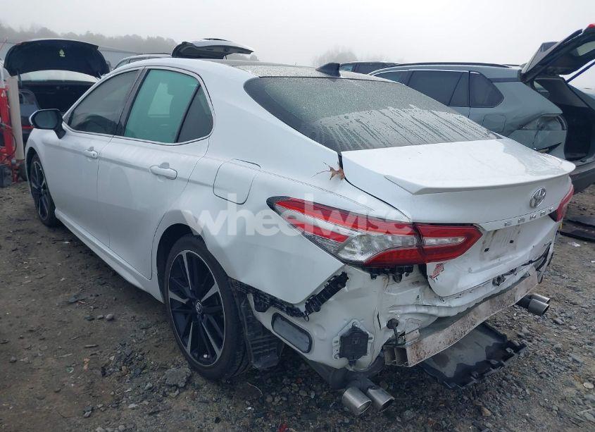 Photo 3 of 2019 Toyota Camry XSE (VIN 4T1B61HK1KU707876)
