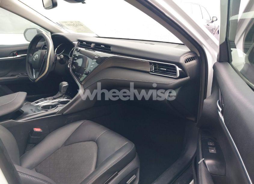 Photo 5 of 2019 Toyota Camry XSE (VIN 4T1B61HK1KU707876)