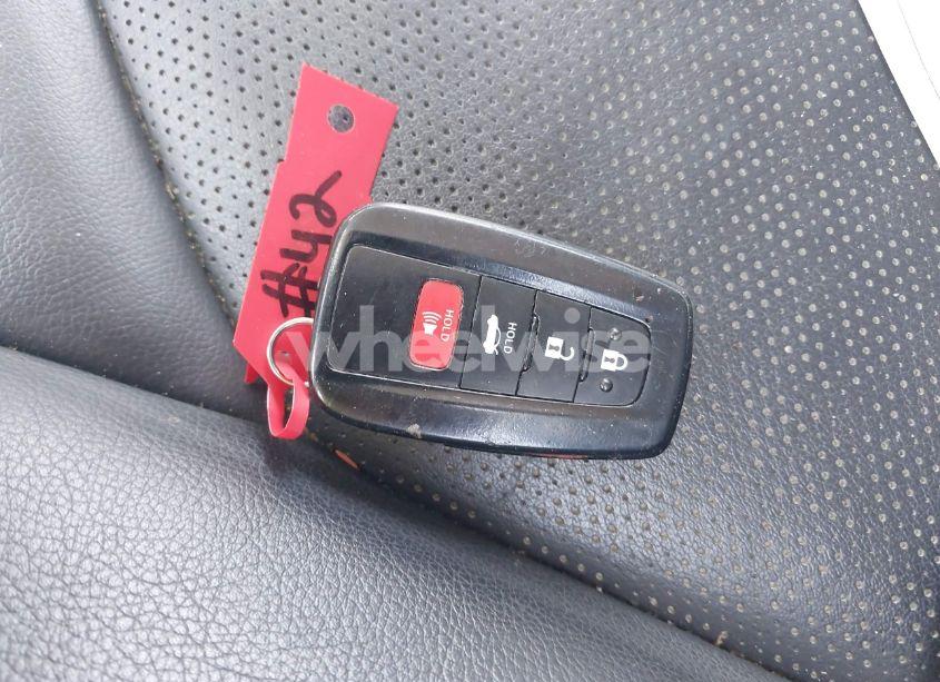 Photo 11 of 2019 Toyota Camry XSE (VIN 4T1B61HK1KU724015)