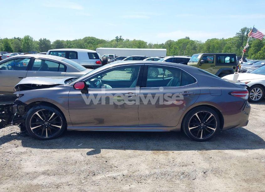 Photo 15 of 2019 Toyota Camry XSE (VIN 4T1B61HK1KU724015)