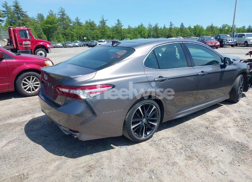 Photo 4 of 2019 Toyota Camry XSE (VIN 4T1B61HK1KU724015)
