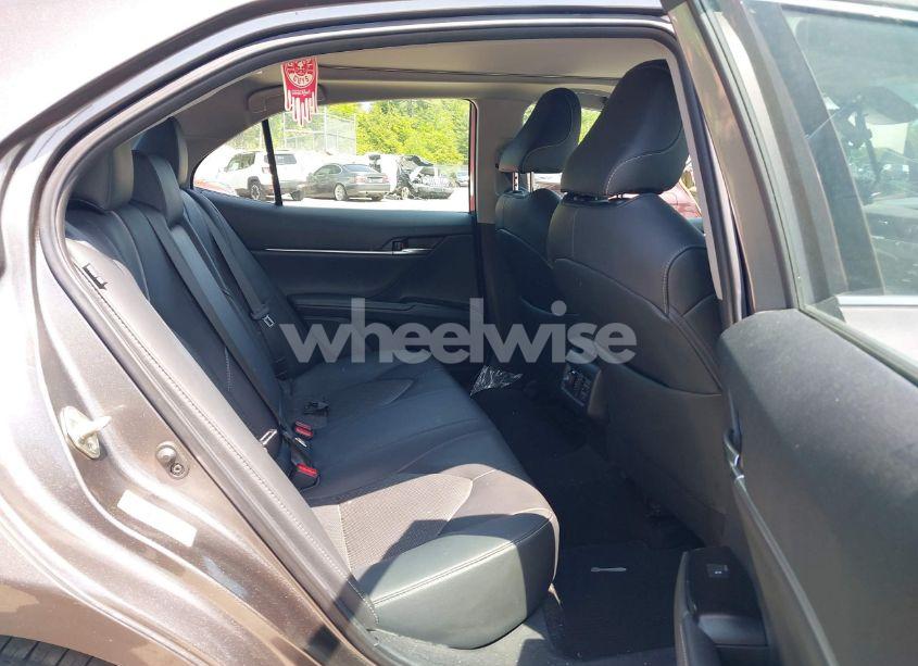 Photo 8 of 2019 Toyota Camry XSE (VIN 4T1B61HK1KU724015)