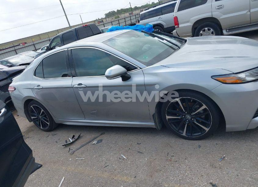 Photo 13 of 2019 Toyota Camry XSE (VIN 4T1B61HK1KU755698)