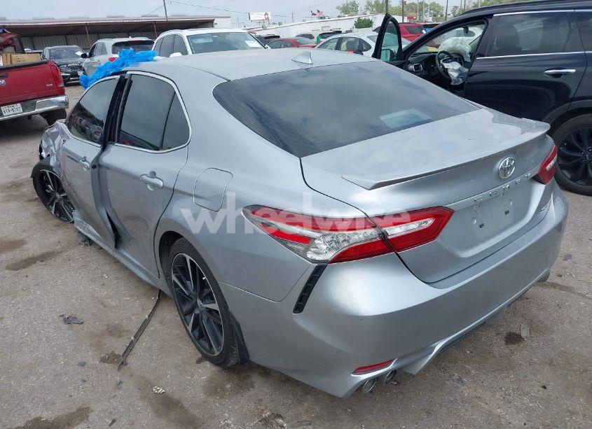 Photo 3 of 2019 Toyota Camry XSE (VIN 4T1B61HK1KU755698)