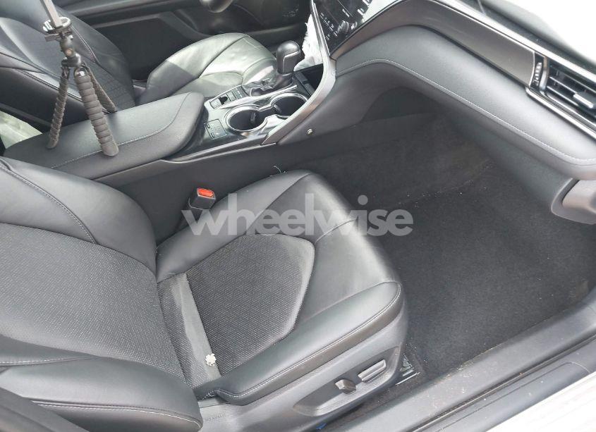 Photo 5 of 2019 Toyota Camry XSE (VIN 4T1B61HK1KU755698)