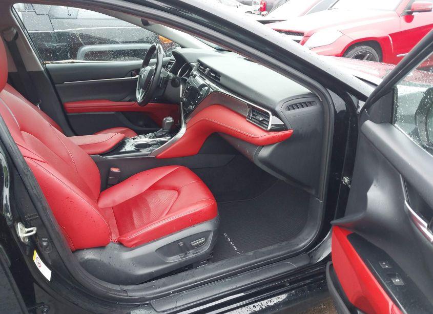 Photo 5 of 2019 Toyota Camry XSE (VIN 4T1B61HK1KU758164)