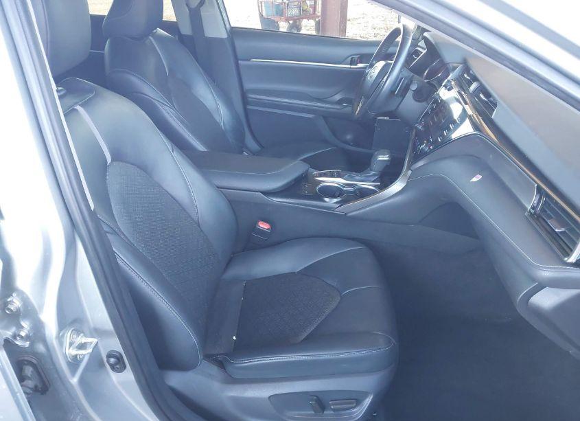 Photo 5 of 2019 Toyota Camry XSE (VIN 4T1B61HK1KU850360)