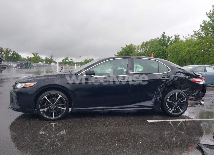 Photo 14 of 2018 Toyota Camry XSE (VIN 4T1B61HK2JU042257)
