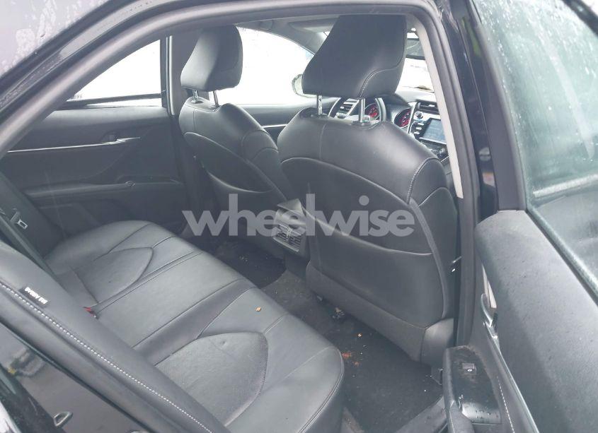 Photo 8 of 2018 Toyota Camry XSE (VIN 4T1B61HK2JU042257)