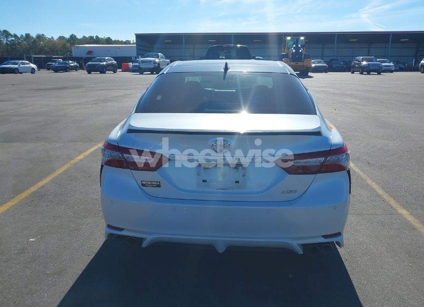 Photo 16 of 2018 Toyota Camry XSE (VIN 4T1B61HK2JU068826)