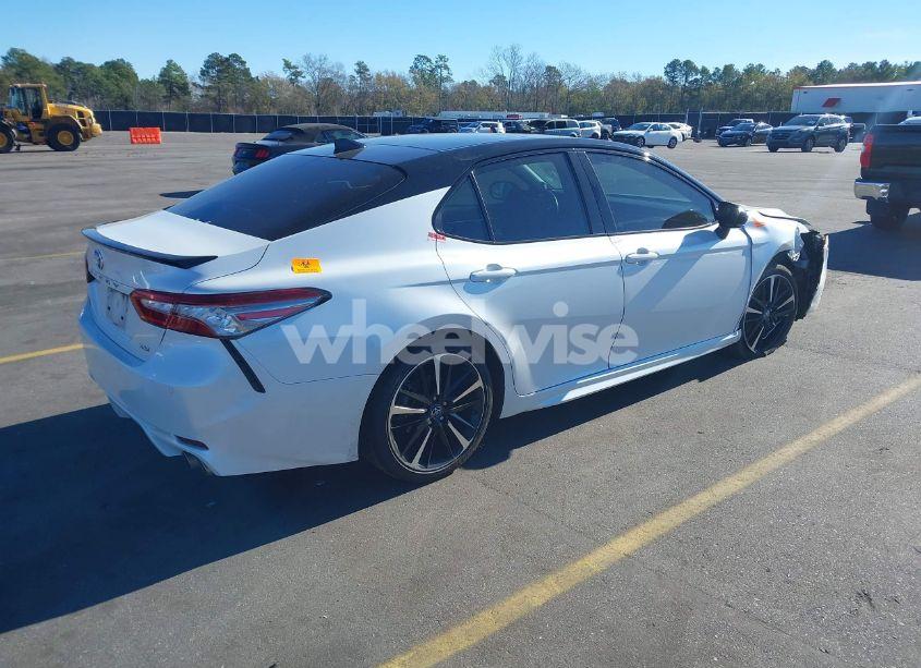 Photo 4 of 2018 Toyota Camry XSE (VIN 4T1B61HK2JU068826)