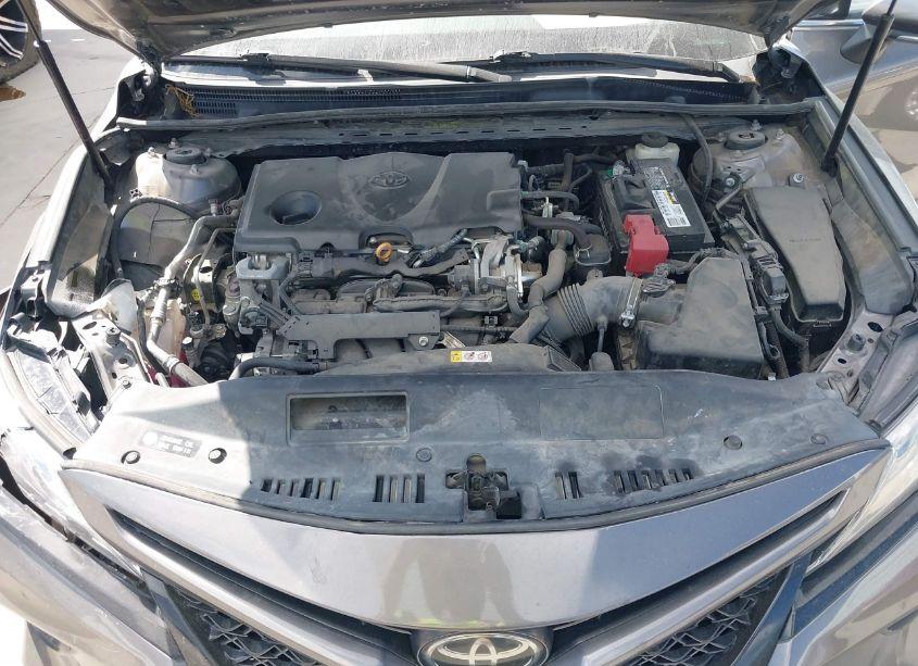 Photo 10 of 2018 Toyota Camry XSE (VIN 4T1B61HK2JU111464)