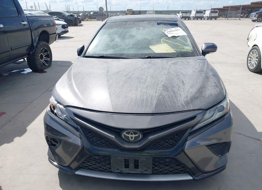 Photo 12 of 2018 Toyota Camry XSE (VIN 4T1B61HK2JU111464)
