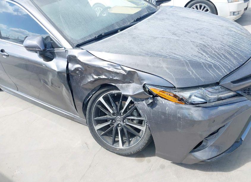 Photo 6 of 2018 Toyota Camry XSE (VIN 4T1B61HK2JU111464)