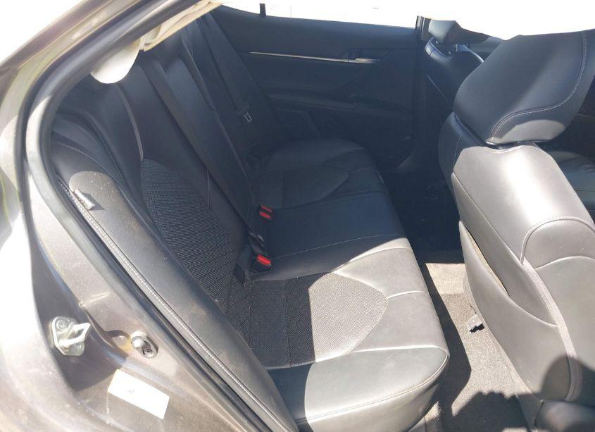 Photo 8 of 2018 Toyota Camry XSE (VIN 4T1B61HK2JU111464)