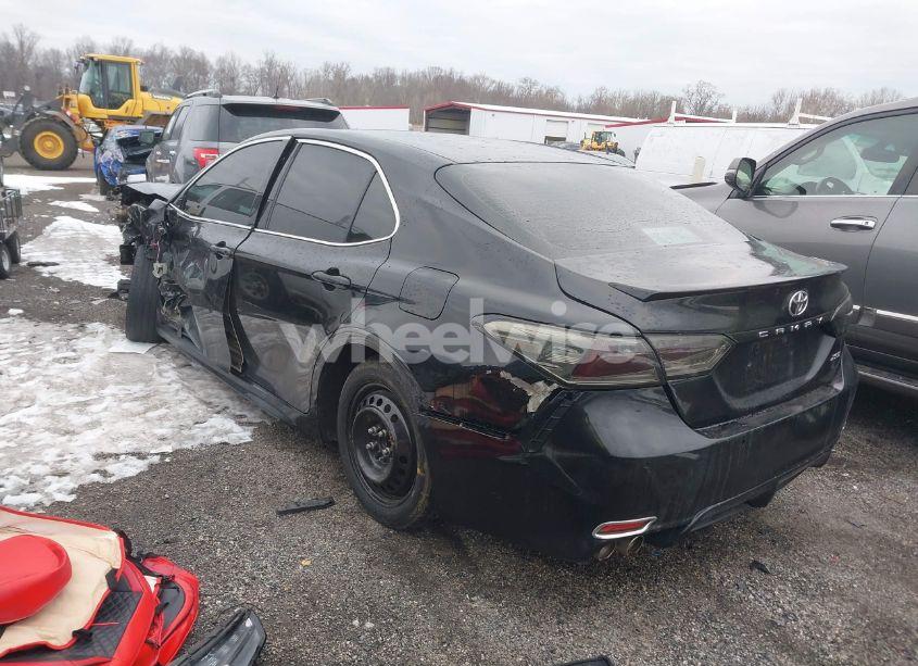 Photo 3 of 2018 Toyota Camry XSE (VIN 4T1B61HK2JU132993)