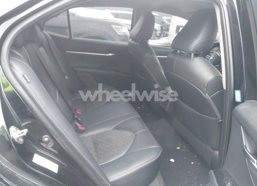 Photo 8 of 2018 Toyota Camry XSE (VIN 4T1B61HK2JU132993)