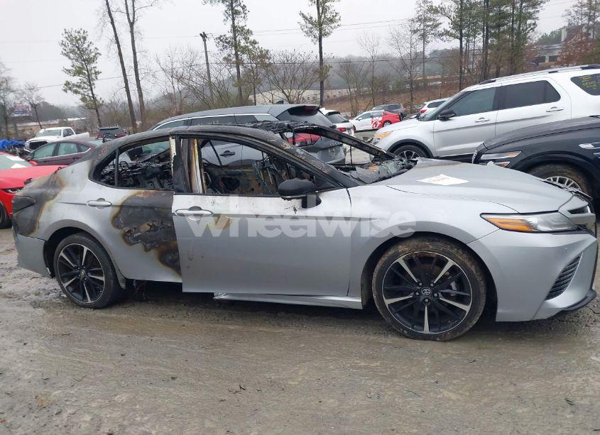 Photo 12 of 2018 Toyota Camry XSE (VIN 4T1B61HK2JU145016)