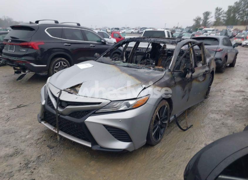 Photo 2 of 2018 Toyota Camry XSE (VIN 4T1B61HK2JU145016)