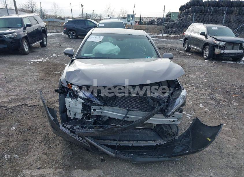 Photo 13 of 2018 Toyota Camry XSE (VIN 4T1B61HK2JU502551)