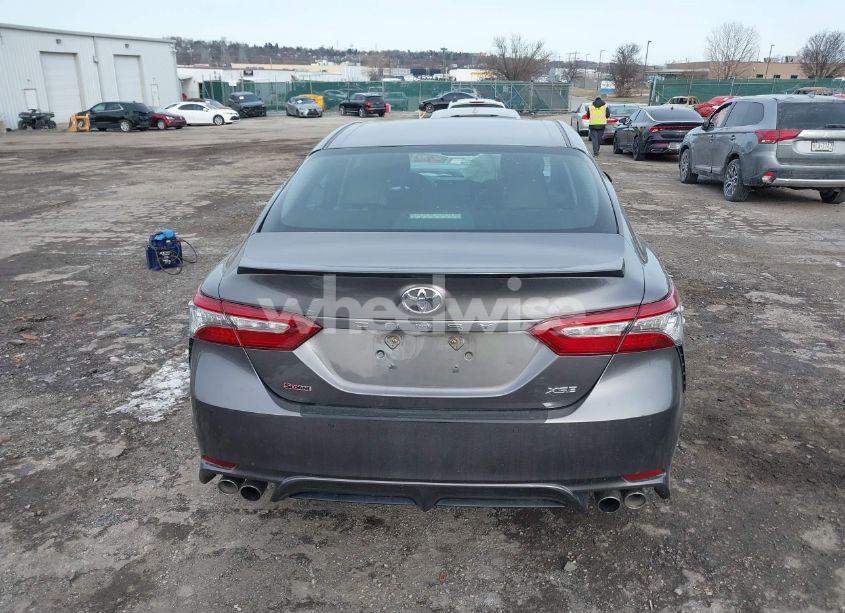 Photo 17 of 2018 Toyota Camry XSE (VIN 4T1B61HK2JU502551)