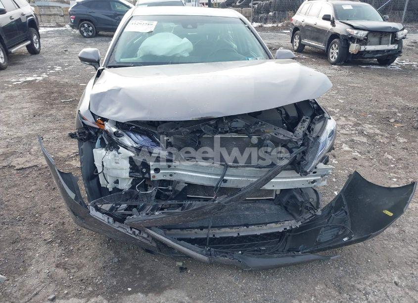 Photo 6 of 2018 Toyota Camry XSE (VIN 4T1B61HK2JU502551)