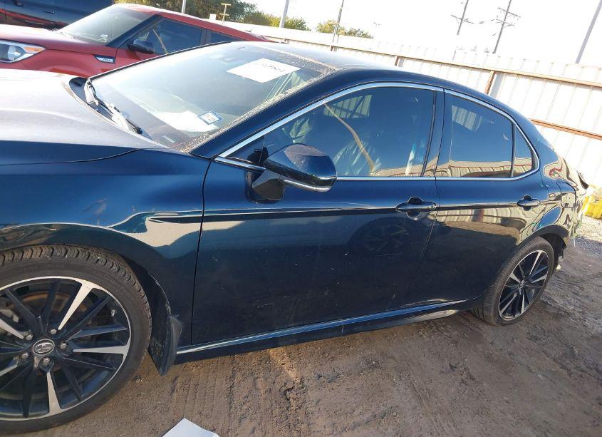 Photo 14 of 2018 Toyota Camry XSE (VIN 4T1B61HK2JU506177)