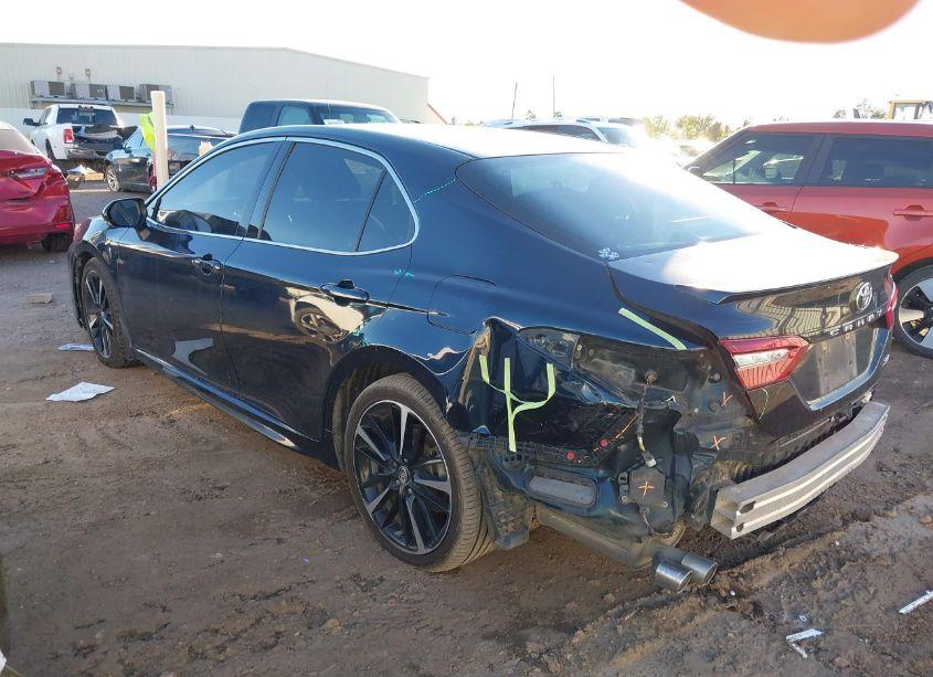 Photo 3 of 2018 Toyota Camry XSE (VIN 4T1B61HK2JU506177)